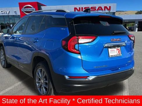 Used 2024 GMC Terrain SLT AWD/4WD image 5