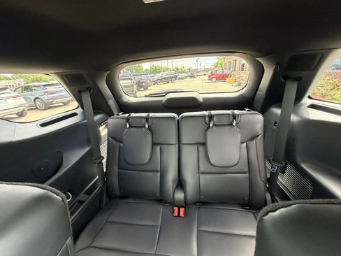Used 2025 Ford Explorer ST AWD/4WD image 39