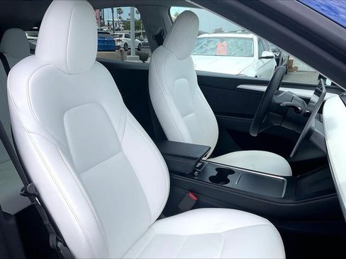 Used 2023 Tesla Model Y Performance AWD/4WD image 7