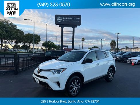 Used 2016 Toyota RAV4 LE FWD image 1