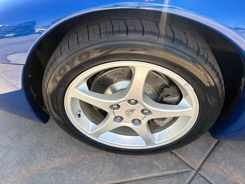Used 2003 Chevrolet Corvette Coupe w/ Preferred Equipment Group RWD image 17