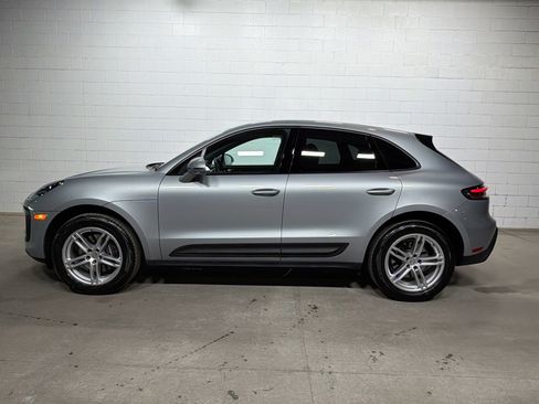 Used 2025 Porsche Macan image 2