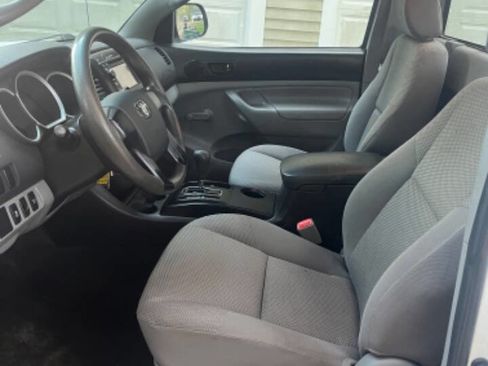 Used 2013 Toyota Tacoma 4x4 Regular Cab image 12