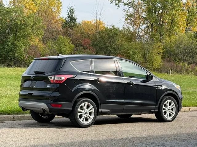 Used 2017 Ford Escape SE w/ SE Cold Weather Package AWD/4WD image 14