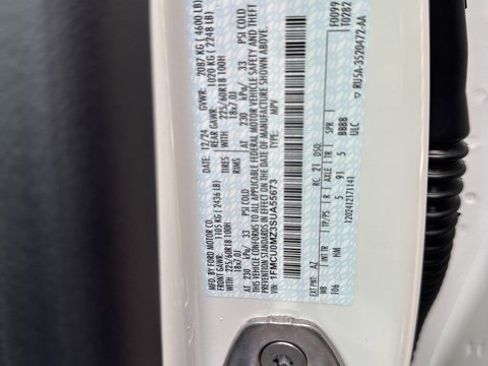 New 2025 Ford Escape ST-Line w/ Equipment Group 301A image 38