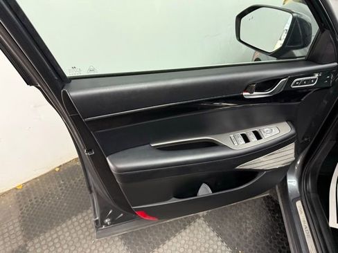 Used 2021 Hyundai Palisade Limited image 19