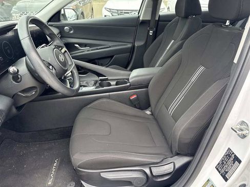 Used 2024 Hyundai Elantra SEL w/ Convenience Package FWD image 15