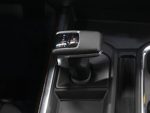 Used 2024 GMC Sierra 1500 Elevation image 17