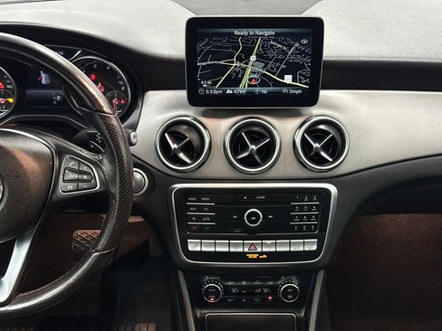 Used 2020 Mercedes-Benz GLA 250 4MATIC image 17