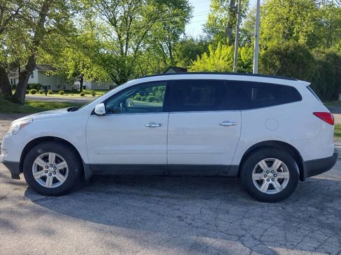Used 2010 Chevrolet Traverse LT image 5