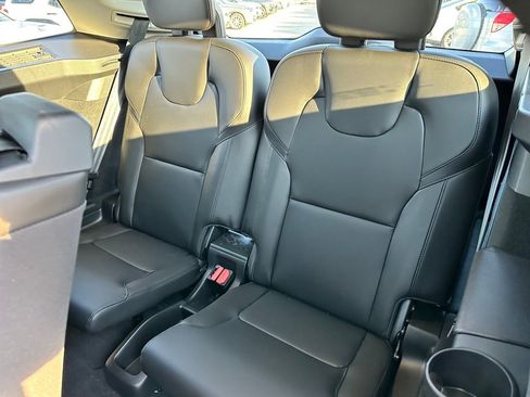 Used 2024 Volvo XC90 B5 Core image 11