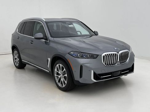 New 2026 BMW X5 xDrive50e w/ Climate Comfort Package image 4