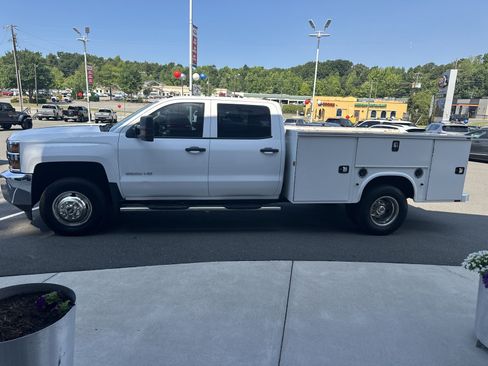 Used 2016 Chevrolet Silverado 3500 W/T w/ WT Convenience Package AWD/4WD image 5