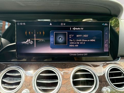 Used 2019 Mercedes-Benz E 300 w/ Premium 1 Package image 12