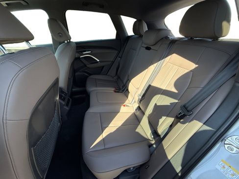 New 2025 Audi Q5 Premium image 16