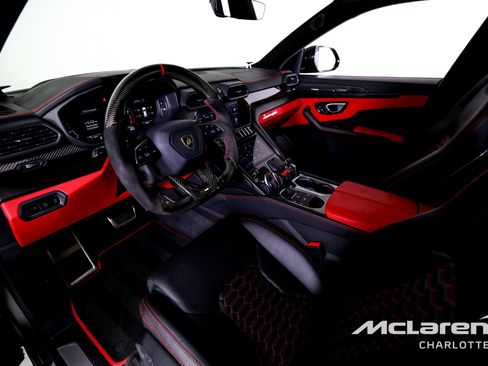 Used 2022 Lamborghini Urus AWD/4WD image 12