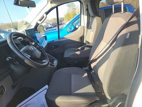 Used 2023 Ford Transit 350 XLT image 5