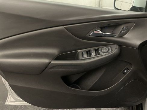 Used 2018 Chevrolet Volt LT image 16