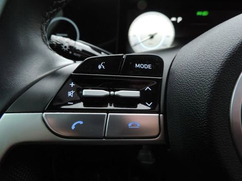 Used 2021 Hyundai Elantra Limited image 24