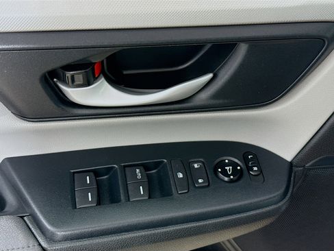 Used 2017 Honda CR-V LX image 20