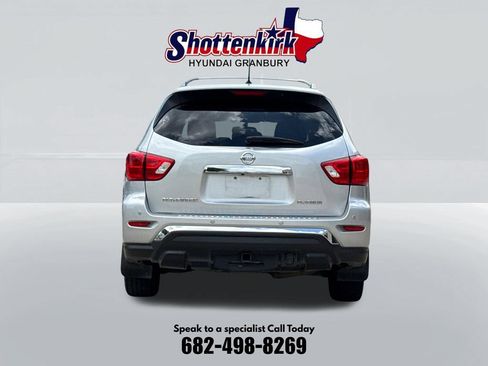 Used 2018 Nissan Pathfinder Platinum FWD image 7