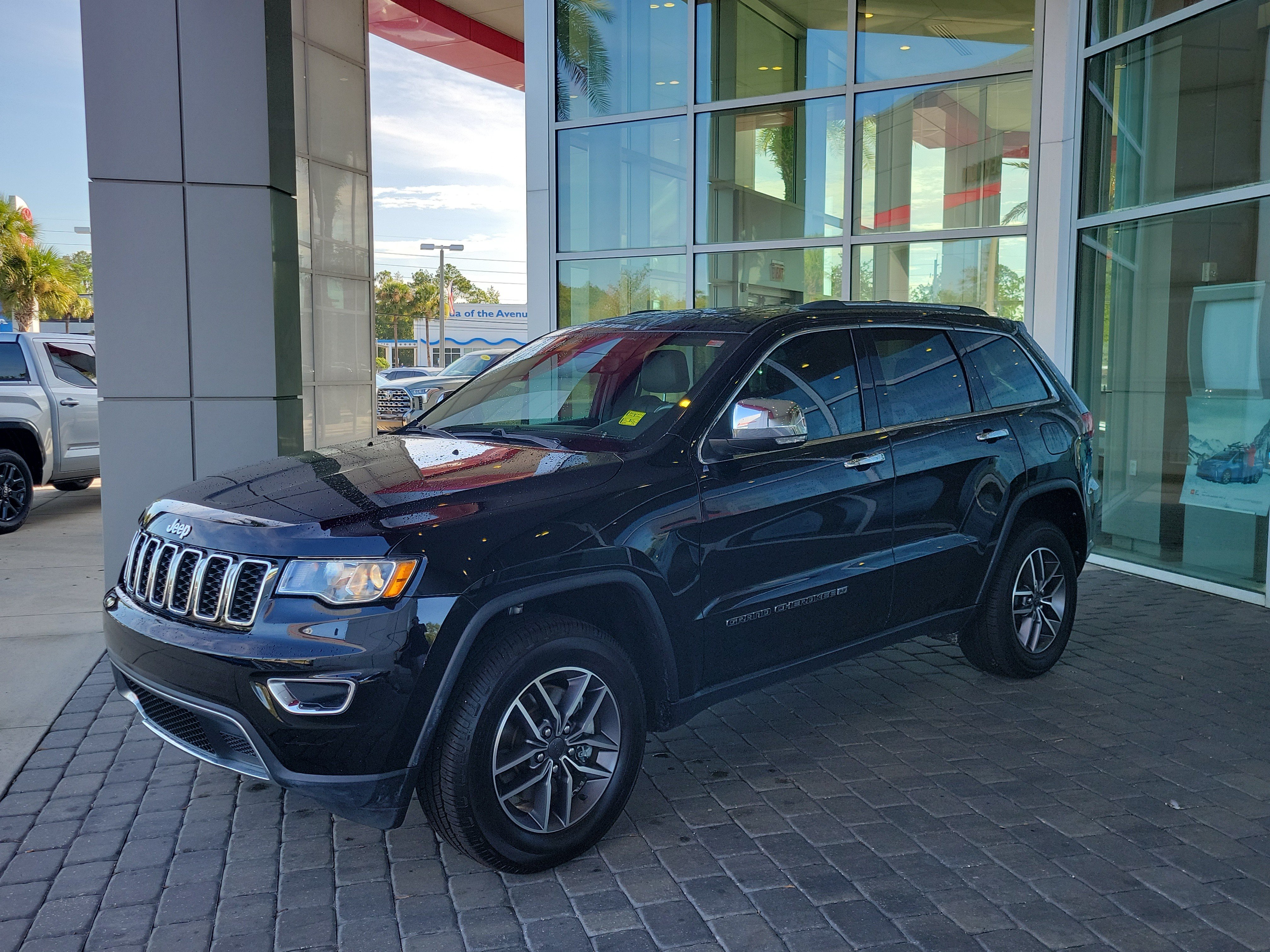 Used 2022 Jeep Grand Cherokee Limited AWD/4WD image 35