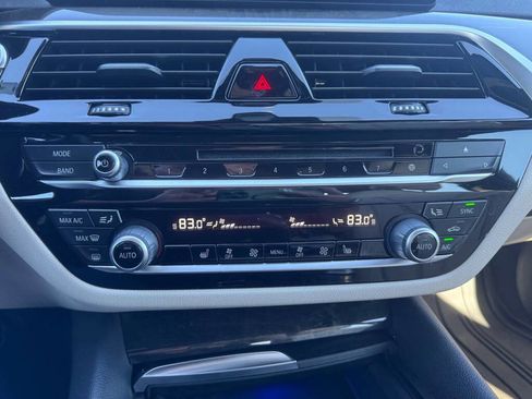 Used 2017 BMW 530i xDrive image 13