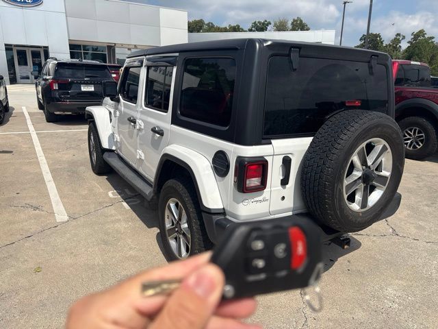 Used 2018 Jeep Wrangler Unlimited Sahara AWD/4WD image 11