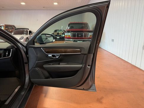 Used 2018 Volvo S90 T5 Momentum AWD/4WD image 23