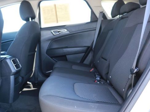 Used 2025 Kia Sportage LX FWD image 13