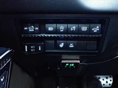 Used 2024 Toyota Tundra Limited AWD/4WD image 24