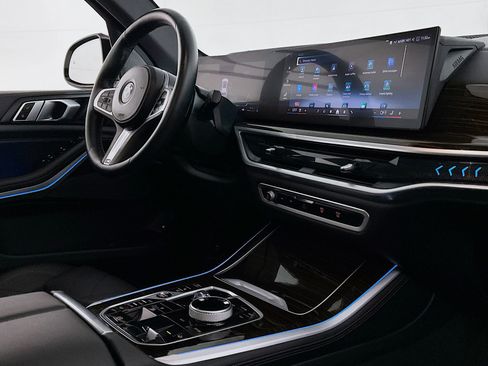 Used 2024 BMW X5 xDrive50e w/ Executive Package image 31