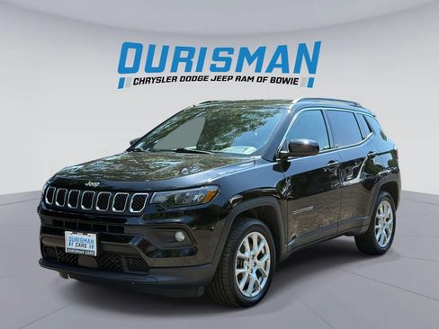 Used 2023 Jeep Compass Latitude AWD/4WD image 5