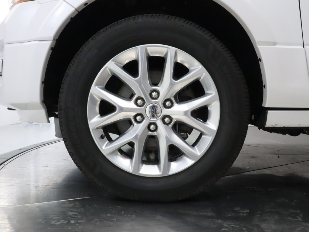 Used 2015 Ford Expedition Limited w/ Equipment Group 301A AWD/4WD image 39