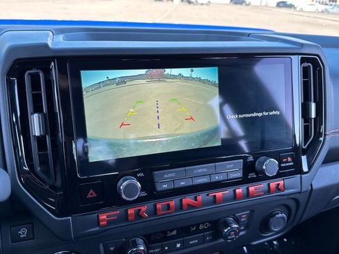 Used 2025 Nissan Frontier PRO-4X image 13