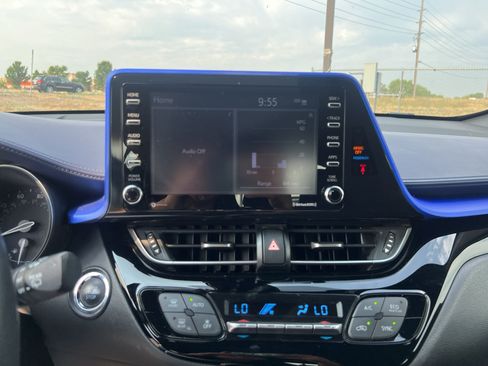 Used 2021 Toyota C-HR XLE FWD image 15