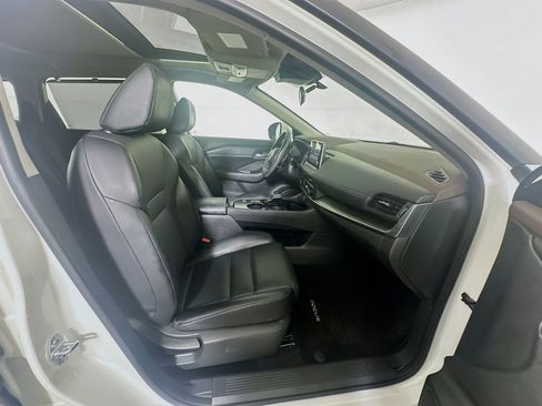 Used 2023 Nissan Rogue SV w/ SV Premium B Package FWD image 30