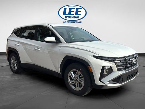 New 2026 Hyundai Tucson SE image 1