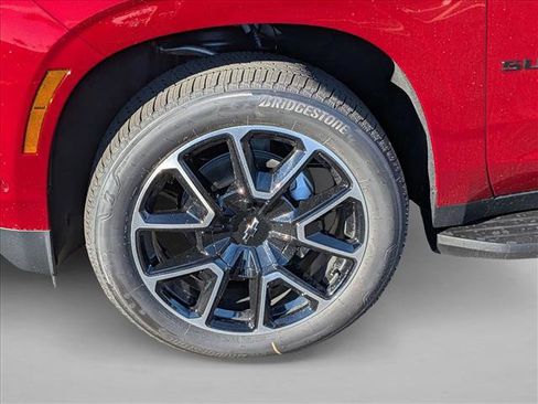New 2026 Chevrolet Suburban RST w/ RST Capability Package image 10