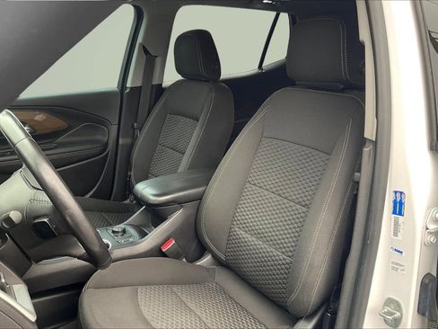 Used 2020 GMC Terrain SLE w/ Driver Convenience Package image 25