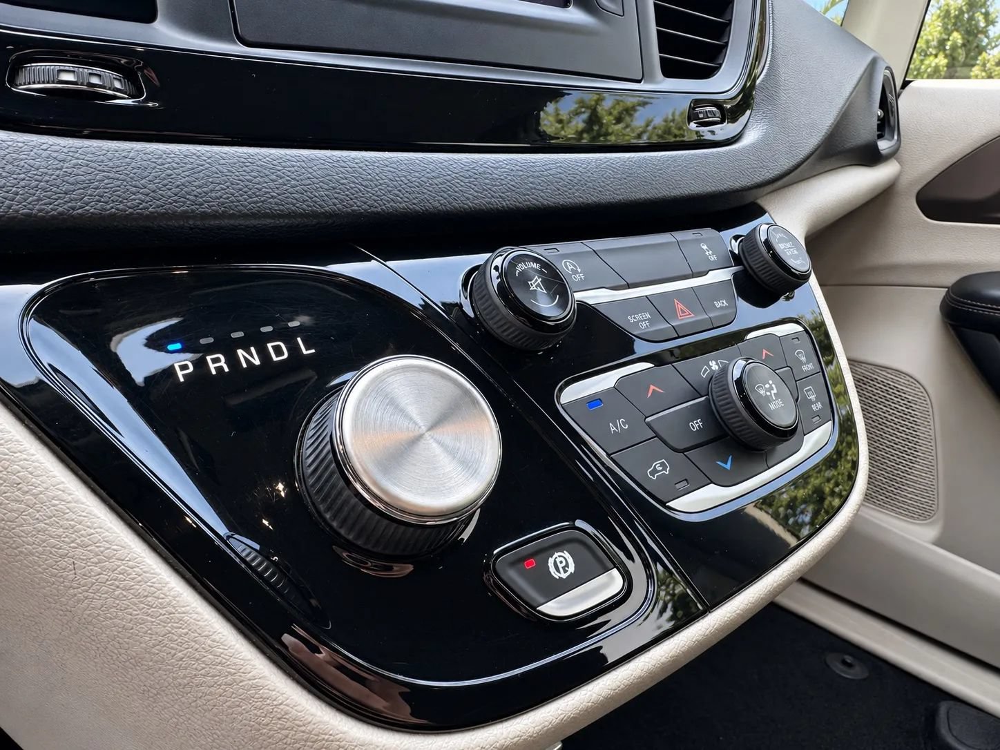 Used 2017 Chrysler Pacifica LX FWD image 11