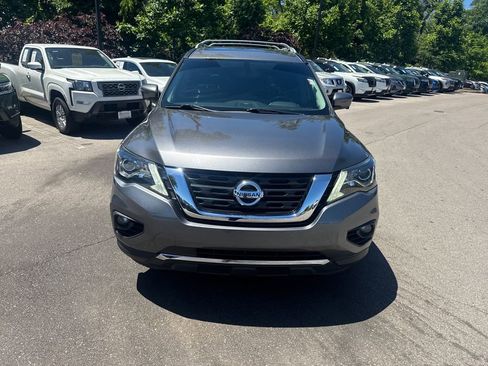 Used 2019 Nissan Pathfinder Platinum AWD/4WD image 8