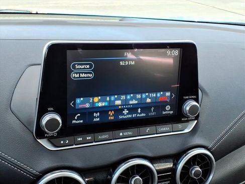 Used 2025 Nissan Sentra SV FWD image 9