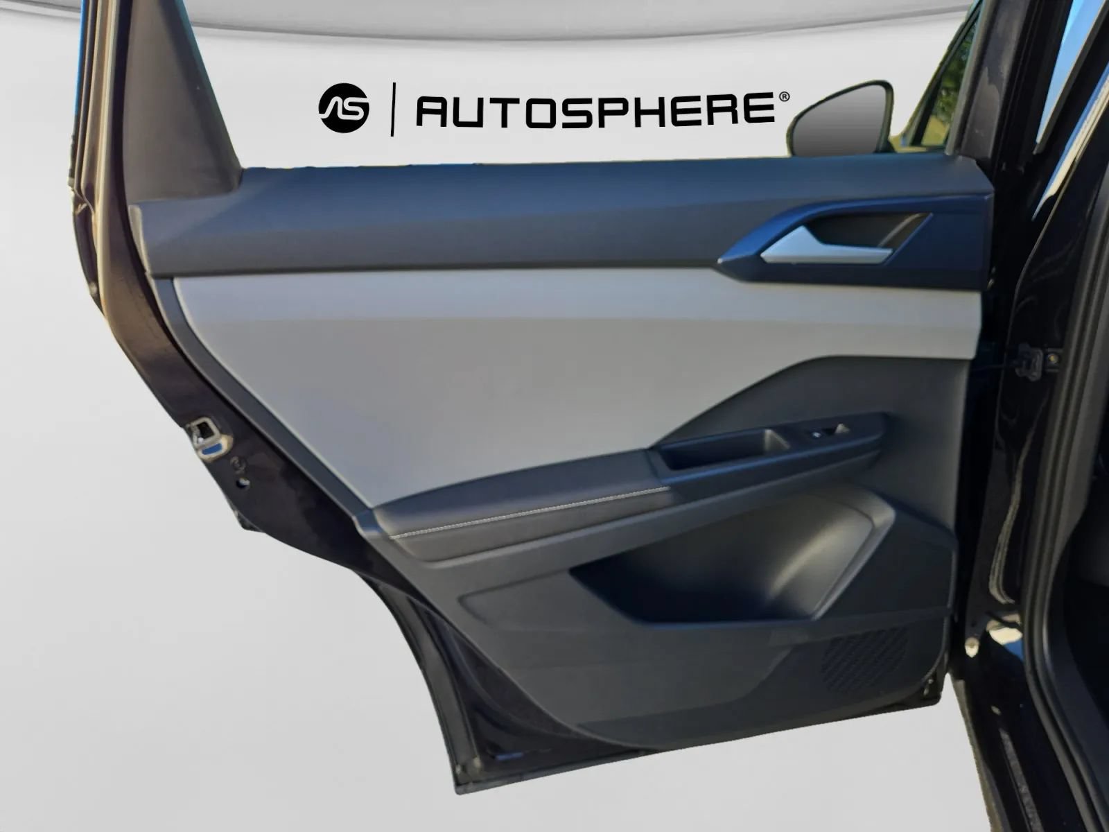 Used 2024 Volkswagen Taos SE w/ Panoramic Sunroof Package FWD image 24
