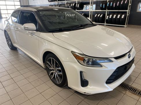 Used 2015 Scion tC image 25