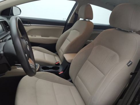Used 2019 Hyundai Elantra SE FWD image 17