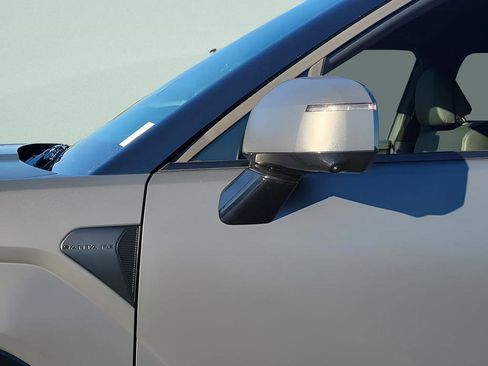 Used 2025 Hyundai Santa Fe Calligraphy image 11