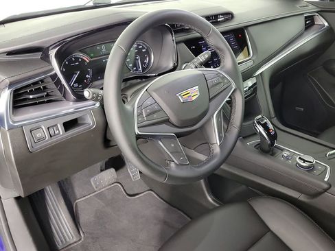 Certified 2025 Cadillac XT5 Luxury FWD image 17
