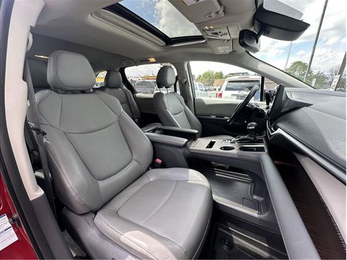 Used 2021 Toyota Sienna XLE AWD/4WD image 15