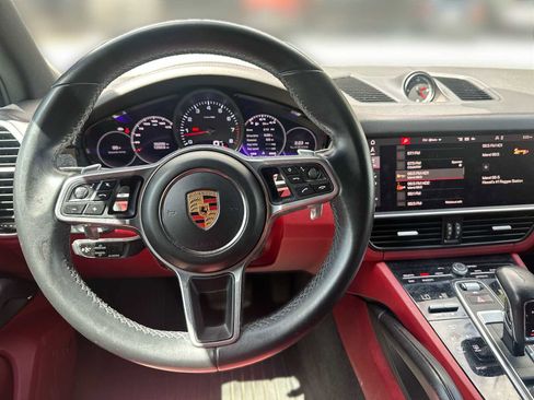Used 2020 Porsche Cayenne AWD/4WD image 10